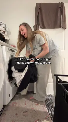 I am a laundress! #momcomedy #funnymom #laundrytok 