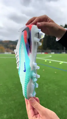 Rate this Nike Phantom Colorway from 1-10 🧐 #football #footballboots #nikeboots 
