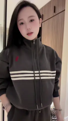 Mùa của bộ nỉ 😝 #moingaymotoutfit #xhhhhhhhhhhhhhhhhhhhhhhh #ilovetiktok 