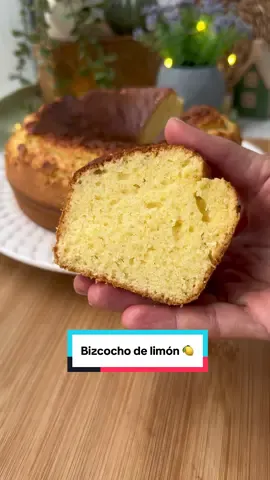 ✨BIZCOCHO de LIMÓN 🍋 en AIRFRYER ⤵️ Si hay un postre que siempre hago en freidora de aire y que siempre sale bien ese es el bizcocho de corona, ya sea del sabor que sea, pero el de sabores cítricos es mi favorito 😋⤵️ 📝 Ingredientes (molde corona 22 cm ø) 🔸3 huevos L 🔸175 g azúcar 🔸80 g aceite de oliva suave 🔸1 yogurt de limón o natural 🔸Ralladura de 1 limón 🍋 🔸25 g zumo de limón 🍋 🔸240 g harina de trigo 🔸15 g levadura química 🔸Pizca de sal 👉🏽 Modo BAKE: 165 °C - 25 minutos (comprueba si está hecho pinchando con un palillo, si sale limpio ya estaría) Para horno: Precaliéntalo y hornea a 180°C - 35/40 minutos 👩🏻‍🍳 Los tiempos van a variar ligeramente si utilizas un molde de diferente tamaño y/o si no es de corona. Para asegurarte haz siempre la prueba del palillo ☺️ 😍 ¡Anímate a prepararlo! Estoy segura de que te va a encantar! Cualquier otra duda o sugerencia te leo en los comentarios! 🥰⤵️ #bizcocho #bizcochocasero #recetasfaciles #postresdeliciosos #freidoradeaire 