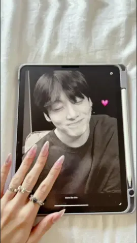 یہ سوچ کر کہ تیرا انتظار لازم ہے تمام عمر گھڑی کی طرف نہیں دیکھا ۔ ۔ ۔ ۔ ۔ ۔ ۔ ۔ ۔ ۔