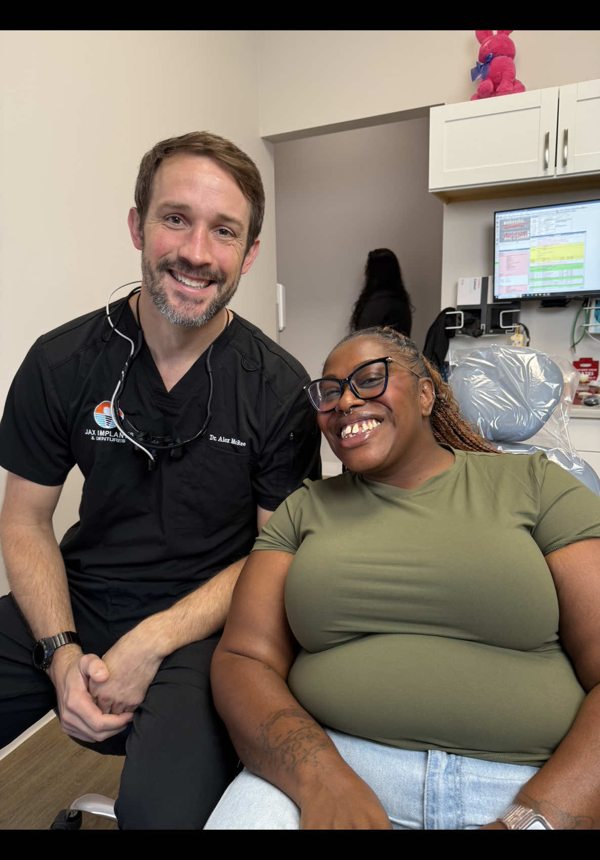 WIGGLE WIGGLE WIGGLE, is exactly what my teeth do and not just for fun but it’s ok a full set of new teeth is on the way and the transformation is just beginning. Had my first consultation with @JAX Implants & Dentures and I’m so excited for what the new part of the journey will bring. #dentalhealth #periodontaldisease #teethproblems #fypツ #journeytoanewsmile 