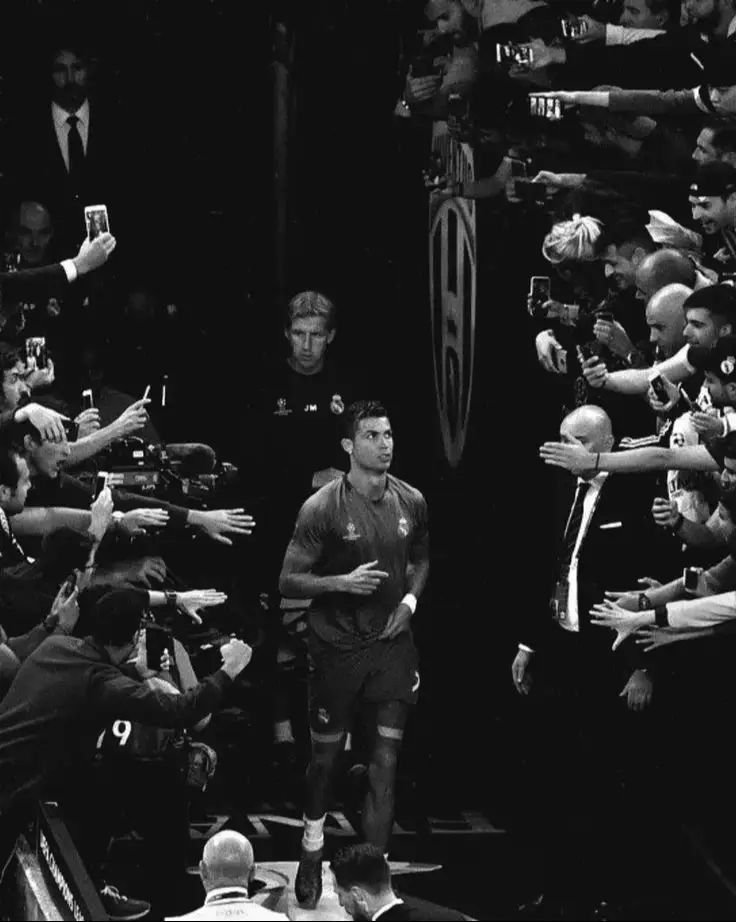 Silence is not emptiness — it’s a language of its own. In silence, we hear the truth our hearts whisper. It’s where peace hides, and where thoughts find their shape. Those who understand silence, understand everything. 🌌 . . #cristianoronaldo #realmadrid  #fyb #foryou #explore 