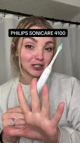 out with the normal toothbrush and in with the electric! 👏 🦷 🪥 #philipssonicare #electrictoothbrush #toothbrush #oralhealth #oralhygiene 