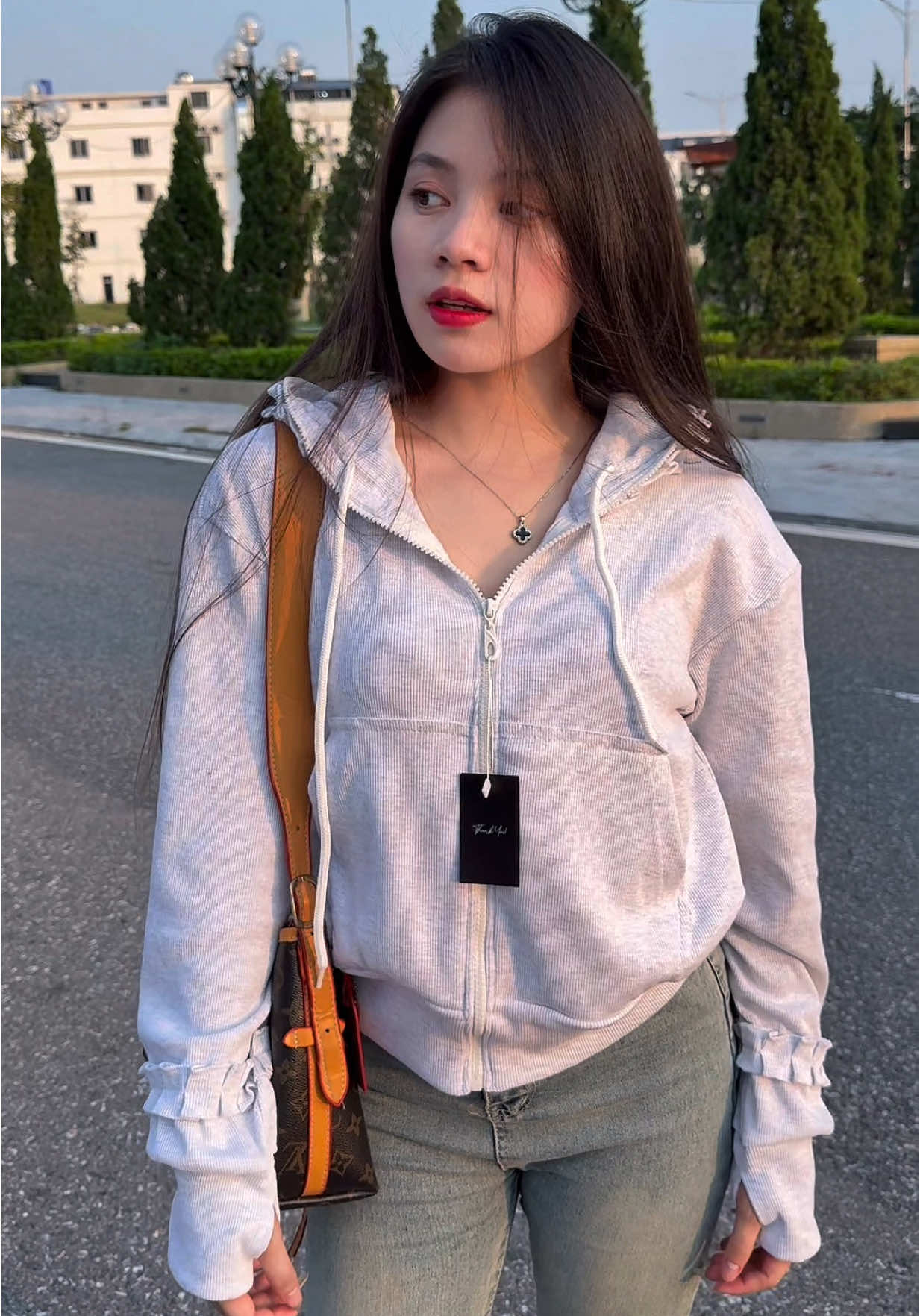 Khoác gân bèo về màu mới xinh