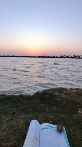 الحل الوحيد حتى تحفّظ قصيده عنتره ابن شداد #اللغه_العربيه #شط_العرب #عبدالله_كلاسيك #الشعب_الصيني_ماله_حل😂😂 