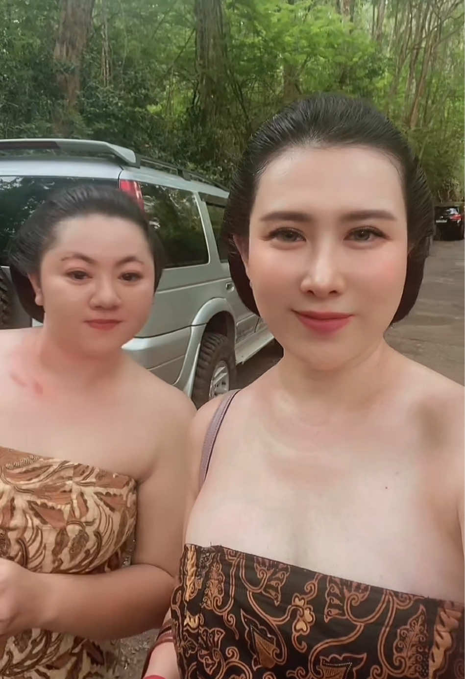 Dodot dodot terpaksa naik ojek karena ketinggalan iring2 an gusti2 🫣 #keratonsolo #solo #fyp #foryou #foryoupage @rika wiyandari 