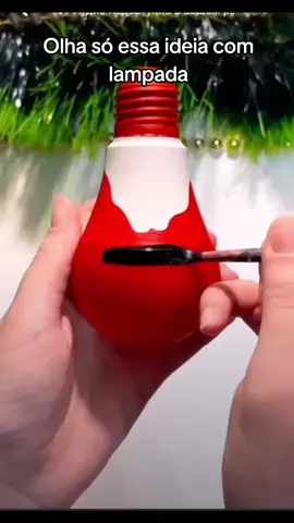 Ideia de decoração natal com lâmpada  Para pendurar na sua árvore 🌲  gostou? comenta aqui 📍 #decoracaonatalina #natal #viral