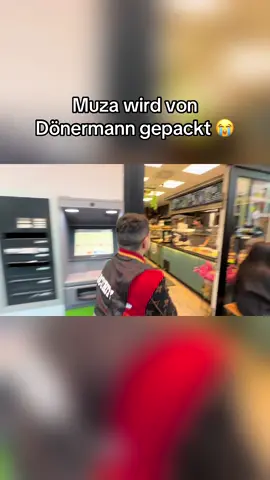 @user46139403182 Was macht Muza da😂 #agaamuza #döner #witzig #deutsch #fyp 