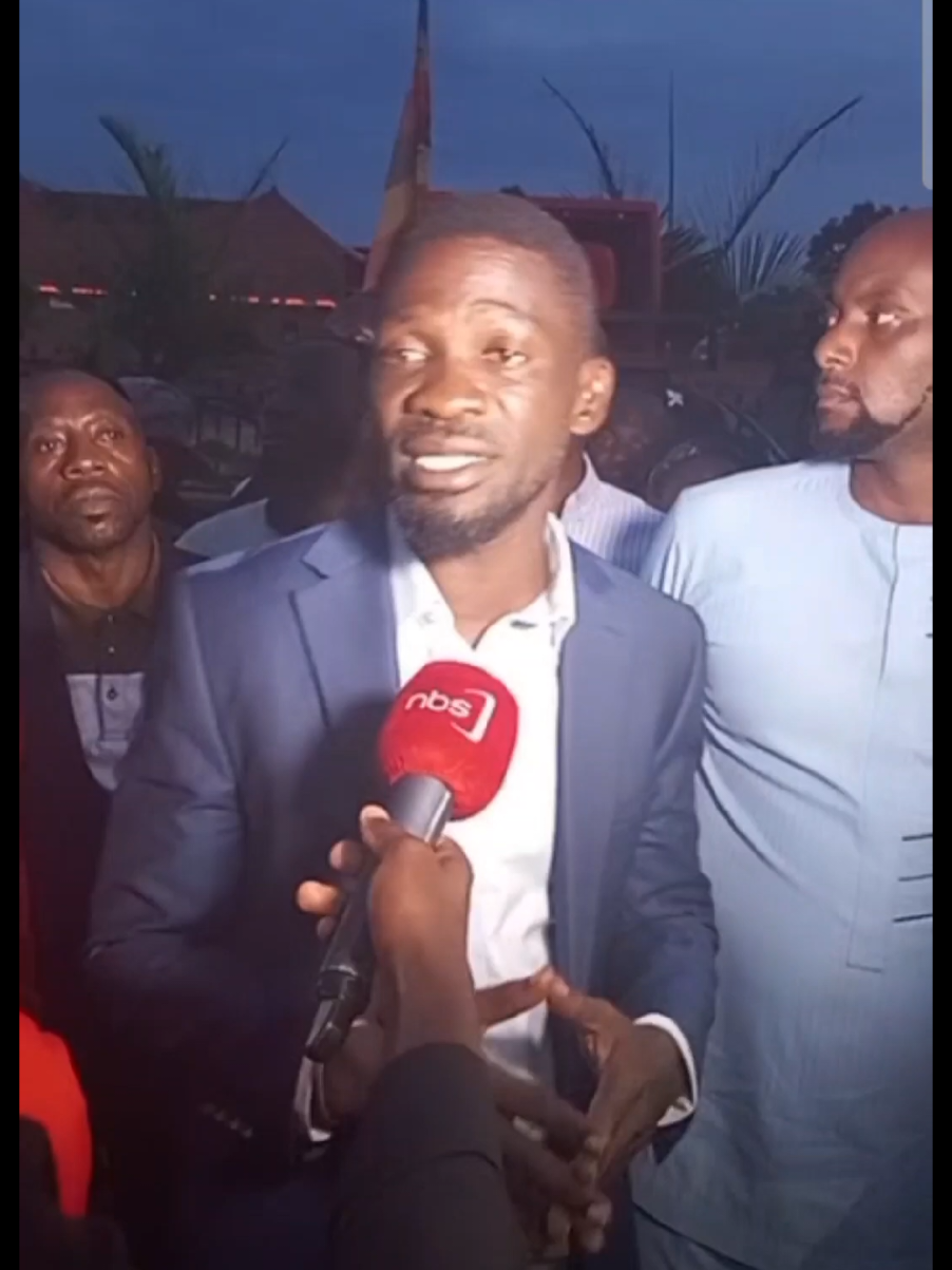 President atangazizza kungeri police gyebawambyemu abawagizzi be e'Mbarara #sDmmediya #Nationalunityplatform #freeallpoliticalprisonersinuganda #onthisday #Protestvote 