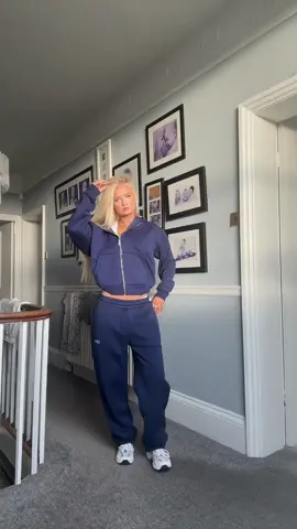 @cusbclo tracksuit!!!! unrealll #tracksuit 