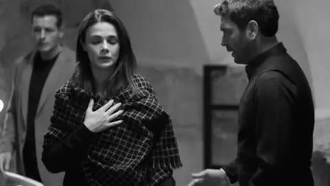 انت بدمي تمشي😢❣️ #uzaksehir #cihal #fypp #explore #جيهان_عليا 