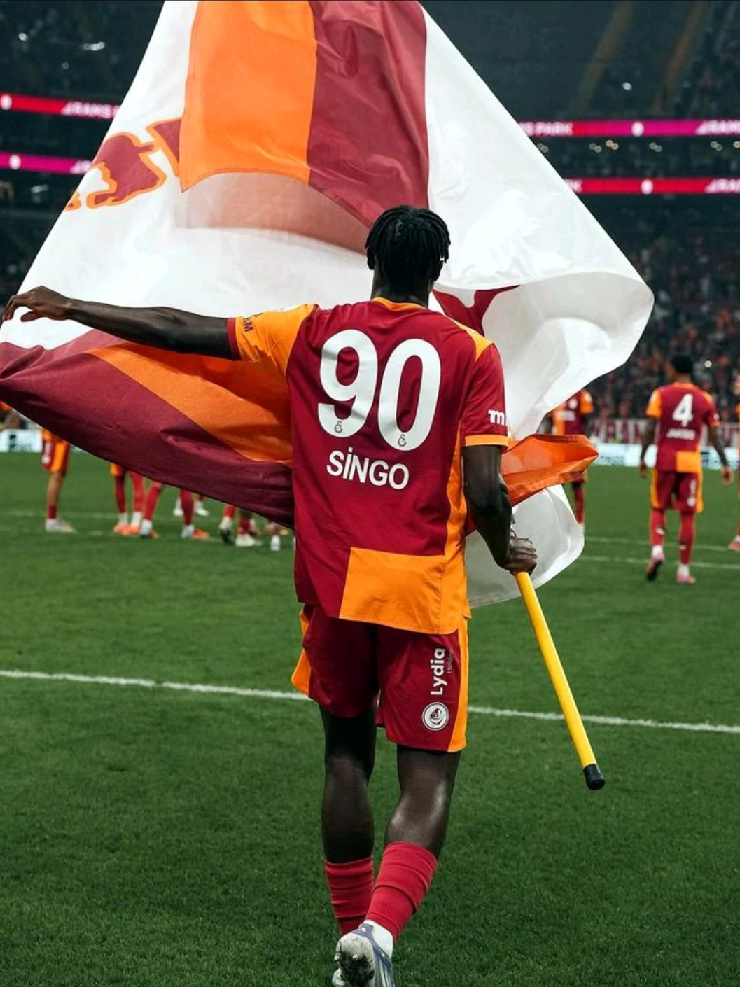 Bu Adam Bir Bekten Çok Daha Fazlası #football #viral #galatasaray #gs #singo 