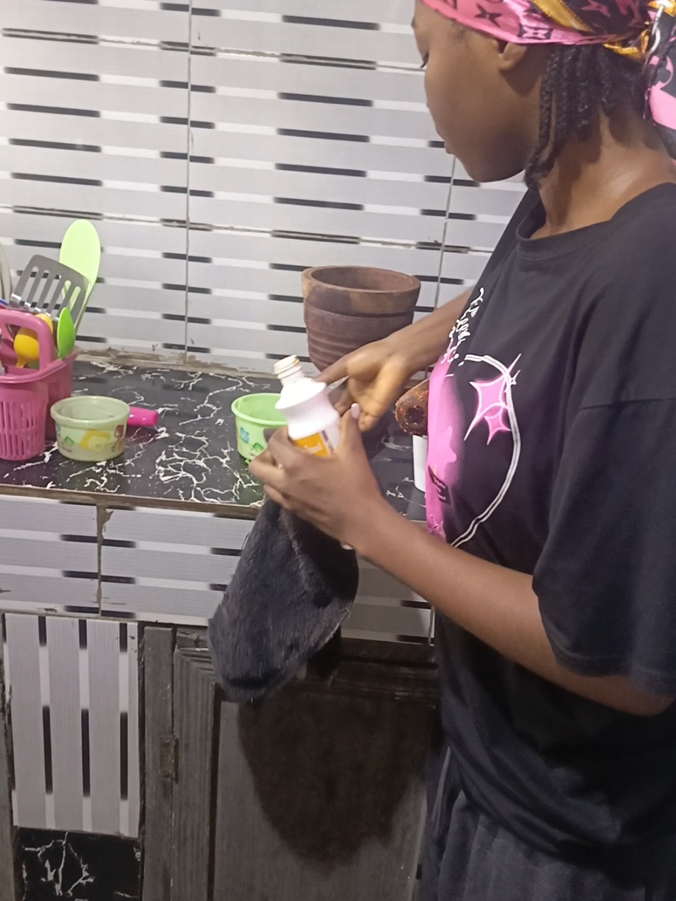 Pepper🌶 Prank  Part 2: I put pepper inside cream for my husband.. #sillycouple #prankwars #goviralvideo #foryoupage❤️❤️  #creatorsearchinsights 