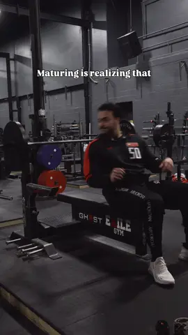 One Lift Doesn’t Fit All 🏋️‍♂️ - - - My bench setup isn’t what most people would call “normal.” Hands closer, form not exactly textbook — but it’s what lets me feel strongest and move the most weight. That’s the point — lifting isn’t cookie cutter. What works best for you might look different from everyone else. Find what feels right. Dial it in. Master your form. #BenchPress #StrengthTraining #FormMatters #LiftYourWay #Powerbuilding  