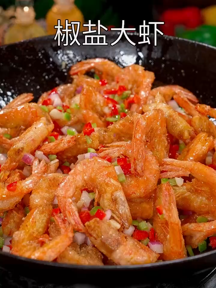 當你最愛的人給你額外零食時，你的表情就是這個！ 🥰 每一次笑聲都蘊含著小小的魔法。把這份純粹的幸福送給你！還有誰也喜歡看自家寶貝咯咯笑呢？ ❤️  #可愛寶寶 #寶寶笑聲 #寶寶的愛 #媽媽生日快樂活 #爸爸爸生活 #育兒日記 #萌萌噠 #孩子子真逗 #家族庭目標