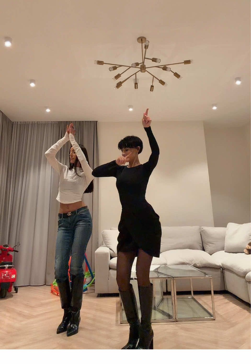 @Sali Khomeriki 👯‍♀️ duo is back ✨