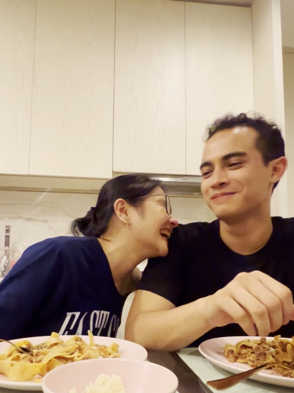 POV: ketemu sama orang yang tepat.  Coba yang lagi bucin sini pake soundnya! tunggu release fullnya yaaaa! #HanyaUntukmu 