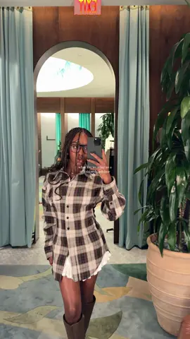 @Aritzia | #aritziastyleadvisor #outfitoftheday #falloutfitinspo #casualstyle #miniskirtoutfit 