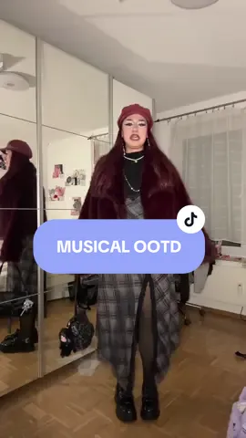 Boots sind nicht so kinky aber trotzdem foxig hihi💕 #makeup #makeuptutorial #makeuphack #makeuplover 