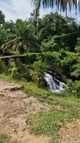 salah satu wisata yg ada di desa  marihat butar,perbatasan afdeling 4 mayang