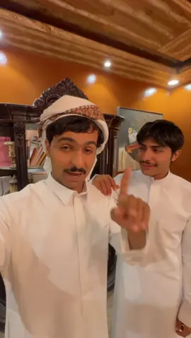 مافاتني ماهوب ملحقني حزن ولا اخاف من مستقبلي وش مايصير مافاتني بالامس يأتيني غداً اهم شي ان يومي يعدي بخير #راكان_النعيم  #حاتم_الشمري 