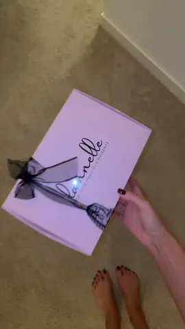 Am o pasiune aparte pentru “outfiturile” de dormit! Aceasta a fost un cadou si voiam sa vedeți cat de misto lucreaza unele brand uri de la noi! ❤️❣️