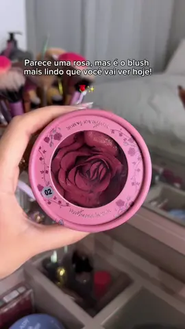 Apaixonada por esse blush em formato de flor 🌸 além de lindo, deixa um efeito super natural e delicado nas bochechas 💕✨ #blush #makeperfeita #tiktokshopbrasil #maquiagem #beautylover