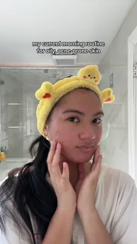 my current morning routine ☀️ i love lightweight, hydrating products to give me that glowy look without it being too heavy throughout the day - products i used: @Heveblue.us salmon caring centella toner @Glow Recipe guava vitamin c dark spot + watermelon glow pink juice moisturizer @Innisfree US daily defense uv sunscreen - #morningroutine #skincareroutine #morningskincare #kbeauty #koreanskincare #getreadywithme #grwm #acneskin #acneproneskin #oilyskin #texturedskin #hydration #foryou #fypage #asian #filipino #newyork 