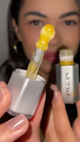 Smooch-proof gloss 😘 No smudged color here 😏 ID: 240771444 #lips #lipsmakeup  #lipcare  #LipTrend #SHEGLAM #SHEGLAMlipgloss #Glasslock #SHEGLAMglasslockairgloss