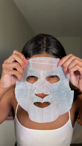 Self-care but make it acne-friendly ✨ @EIOM is helping me clear my skin without squeezing or stressing 🍃💚 Tea TreeBiome + probiotics for the win 🫶 #Eiom #Patchmask #Pimplepatch #Pimpleremover #kbeauty