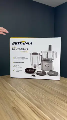Descubra a eficiência e a versatilidade do Multiprocessador Britânia BMP2000, um verdadeiro aliado na sua cozinha. Com uma potência impressionante de 1300W, este multiprocessador é capaz de realizar múltiplas funções, como cortar, ralar, fatiar, espremir, picar e liquidificar, atendendo a todas as suas necessidades culinárias. Equipado com um copo processador de 2.1L e um liquidificador de 2L, você poderá preparar grandes porções de suas receitas favoritas com facilidade e rapidez. O design prateado e a construção em metal do BMP2000 não apenas conferem um toque de elegância à sua cozinha, mas também garantem durabilidade e resistência. As lâminas de metal e o copo de plástico são livres de BPA, assegurando a segurança na preparação dos alimentos. Além disso, todas as peças são aptas para lava-louças, facilitando a limpeza e manutenção do produto. Na Qualificados, oferecemos produtos de alta qualidade, nacionais e importados, sempre com o objetivo de proporcionar uma experiência de compra única. Com um catálogo diversificado, destacamos produtos de bem-estar, suportes de TV, brinquedos, iluminação e lazer. Aproveite nossos cupons de desconto exclusivos e transforme suas compras em experiências incríveis. ESPECIFICAÇÕES TÉCNICAS: - Potência: 1300 W - Voltagem: 220V - Capacidade do copo processador: 2.1 L - Capacidade do liquidificador: 2 L - Material do corpo: Metal - Material das lâminas: Metal - Material do copo processador: Plástico - Dimensões: Altura 36.2 cm, Profundidade 23.8 cm, Comprimento 23.8 cm - Peso: 3.497 kg - É livre de BPA: Sim - É apto para lava-louças: Sim - Quantidade de velocidades: 2 - Com base antiderrapante: Sim - Com função pulsar: Sim - Com trava de segurança: Sim - Com boca larga: Sim ITENS INCLUSOS: - 01 adaptador de lâminas - 01 espremedor de frutas - 01 lâmina de fatiar - 01 lâmina de ralar - 01 lâmina de processar GARANTIA: O produto conta com garantia de 12 meses oferecida pela Britânia, cobrindo quaisquer defeitos de fabricação. INSTRUÇÕES DE USO: 1. Monte o multiprocessador conforme o manual de instruções. 2. Selecione a lâmina ou acessório desejado. 3. Insira os alimentos na boca larga do processador. 4. Escolha a velocidade adequada ou utilize a função pulsar para maior controle. 5. Após o uso, desmonte e lave as peças, que são aptas para lava-louças. Origem do produto: Importado. Ah, e a entrega pra éontem! Não perca tempo e transforme sua cozinha hoje mesmo com o Multiprocessador Britânia BMP2000. Adquira já o seu e leve suas habilidades culinárias a um novo nível #qualificadosbr #britania #multiprocessador #ShakeDoDia #entregarapida 