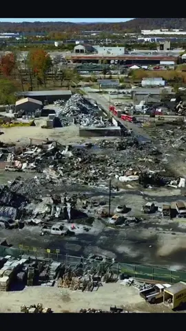This is showing the Crash Path of the #UPS #Plane, Louisville Kentucky  The amount of damage is overwhelming.  The crew members aboard UPS Flight 2976 were identified as Captain Richard Wartenberg, who is from Independence, Kentucky, First Officer Lee Truitt and International Relief Officer Captain Dana Diamond. R.I.P. 