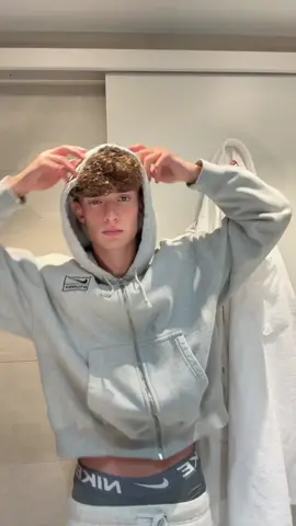 Wait… #mlm #fyp #sabrinacarpanter 