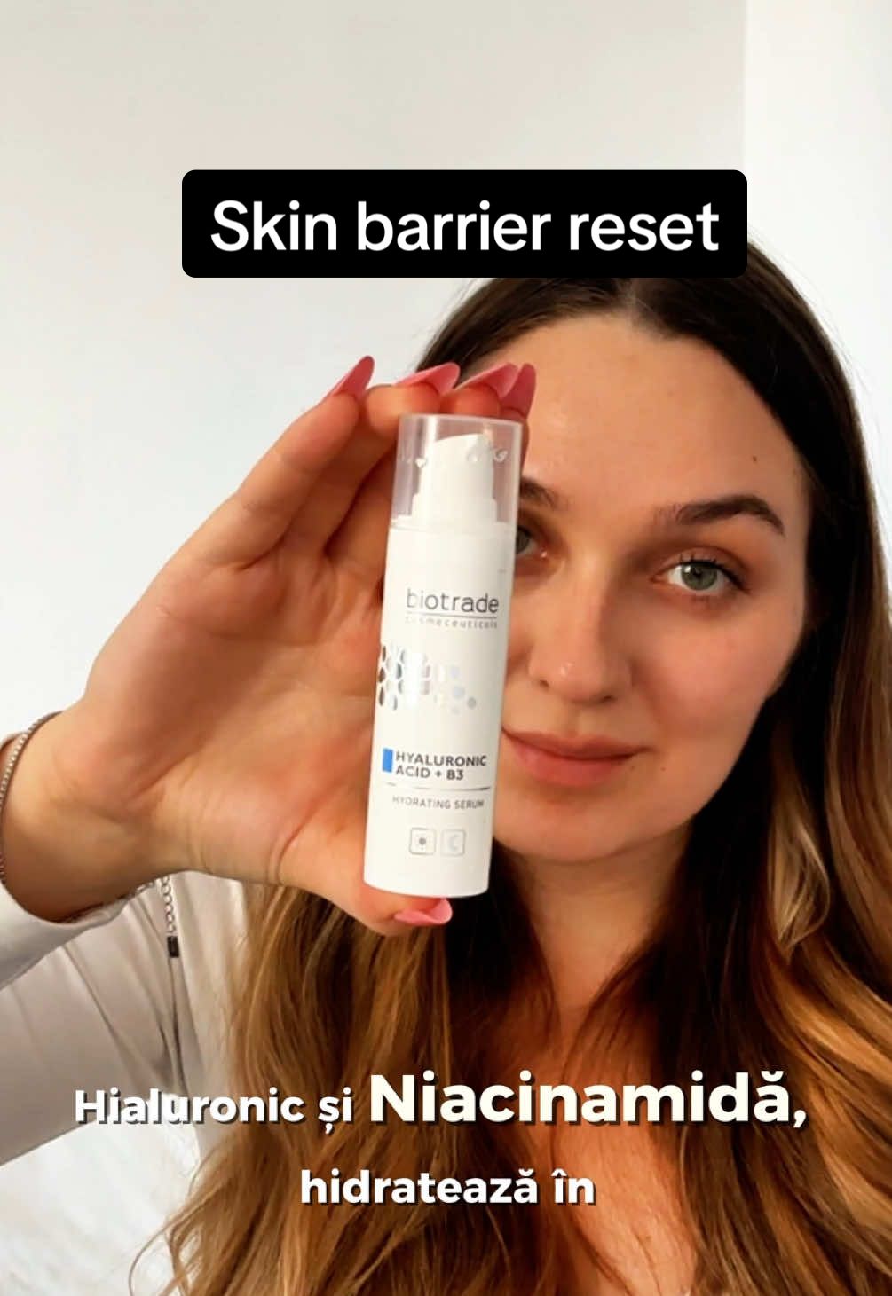 🌙 Hidratare + regenerare = skin barrier reset! Serul cu acid hialuronic & niacinamidă – hidratare intensă și ten uniform.  Pure Skin Fluid de noapte –asigură o hidratare 3D intensă și ajută regenerarea celulară.  💧 Transformă rutina de seară într-un ritual de întărire al barierei cutanate. #BiotradeRomania #PureSkin #NightRoutine #HyaluronicSerum #GlowingSkin