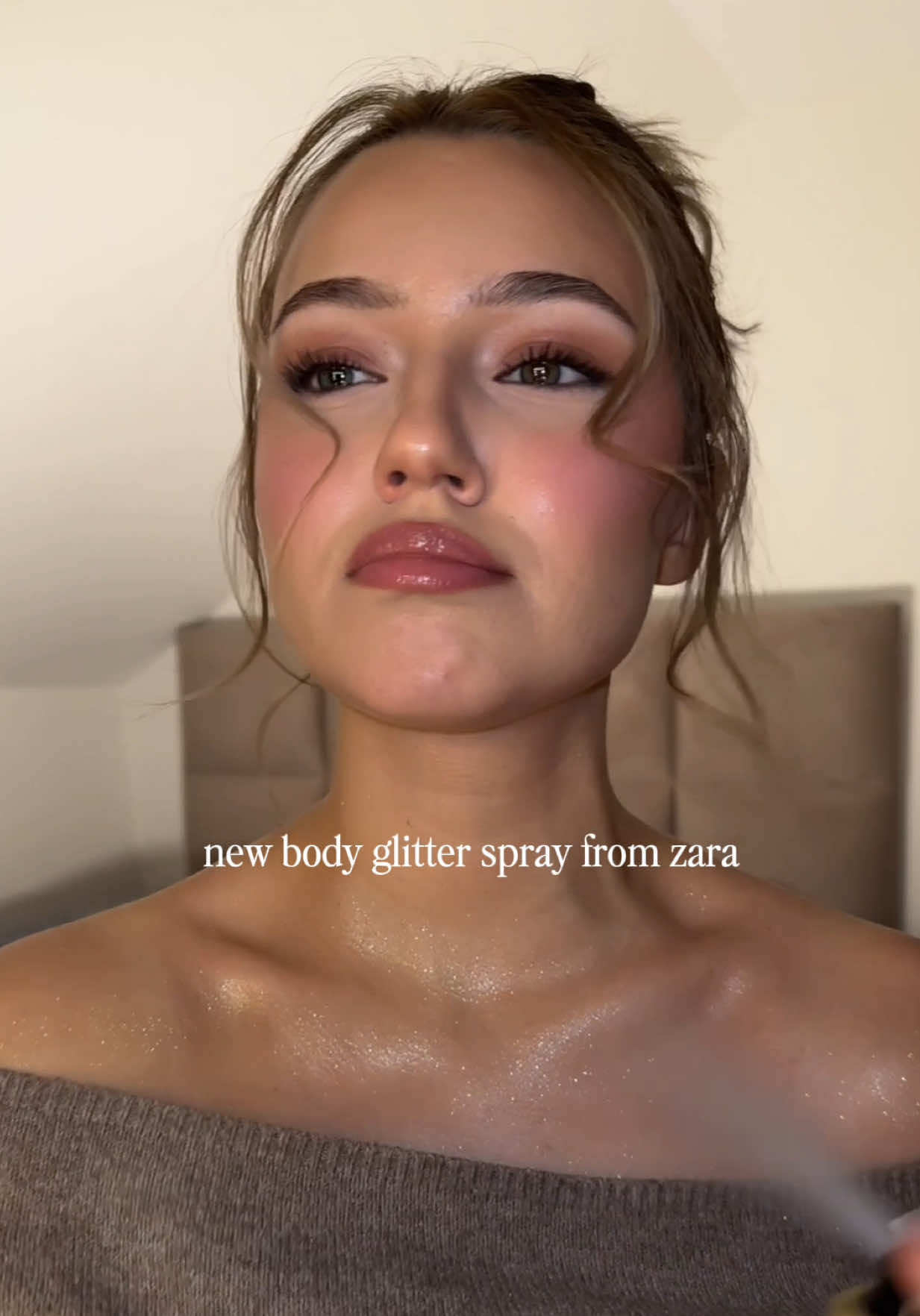 obsessed @ZARA #bodyglitter #glitter #glitterspray 