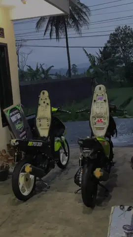 cinta selalu datang kepada mereka yang selalu ingin berusaha dan menikmatinya 😇🔥 keep up the team spirit #beatkarbuindonesia #roadrace #fyp #kejurdaroadrace 