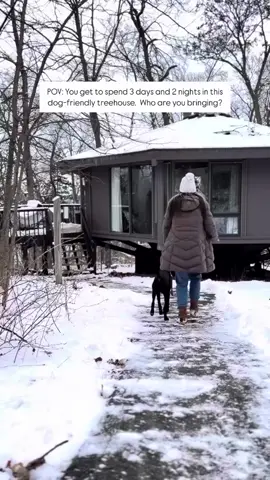 Who are you bringing to this dog-friendly treehouse in this winter? FOLLOW for more dog-friendly guides ABOUT THIS TREEHOUSE: - Dogs allowed ($65 pet fee) - 2 bedrooms, 2 bathrooms - Japanese soaking tub - free WiFi - Hot tub - 3 smart TVs - Japanese soaking tub - Cotton Candy machine - Alexa devices for music - grill (propane) Tag your travel buddy in the comments below ⬇️ 📍