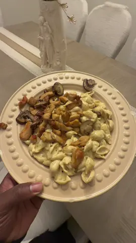 This happened to ya’ll before? #storytime #pasta #cooking #shoes 