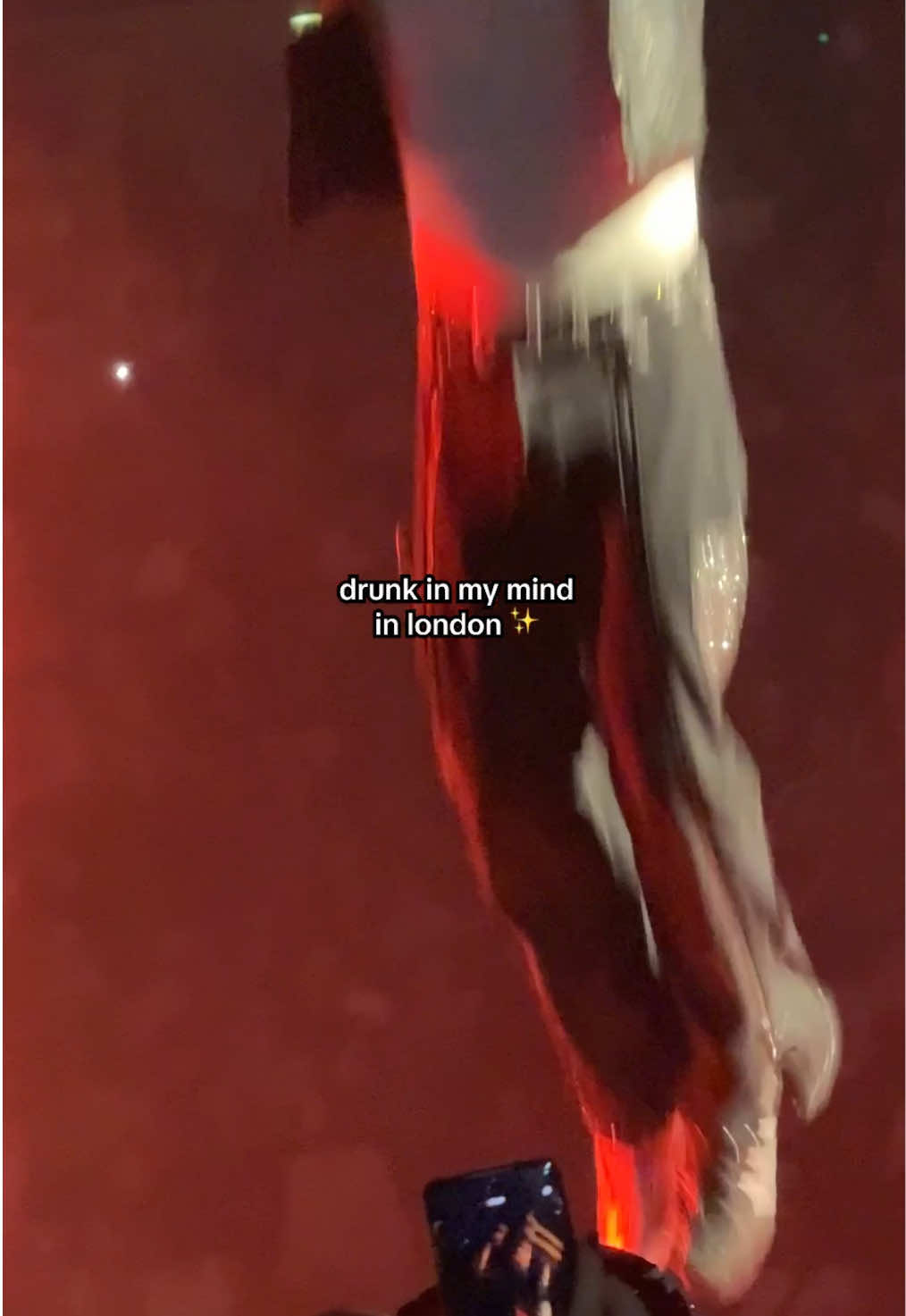 Benson jumped so high before meeting his fans 🥹🥰 #bensonboone #americanhearttour #bensonboonelive #concerts 