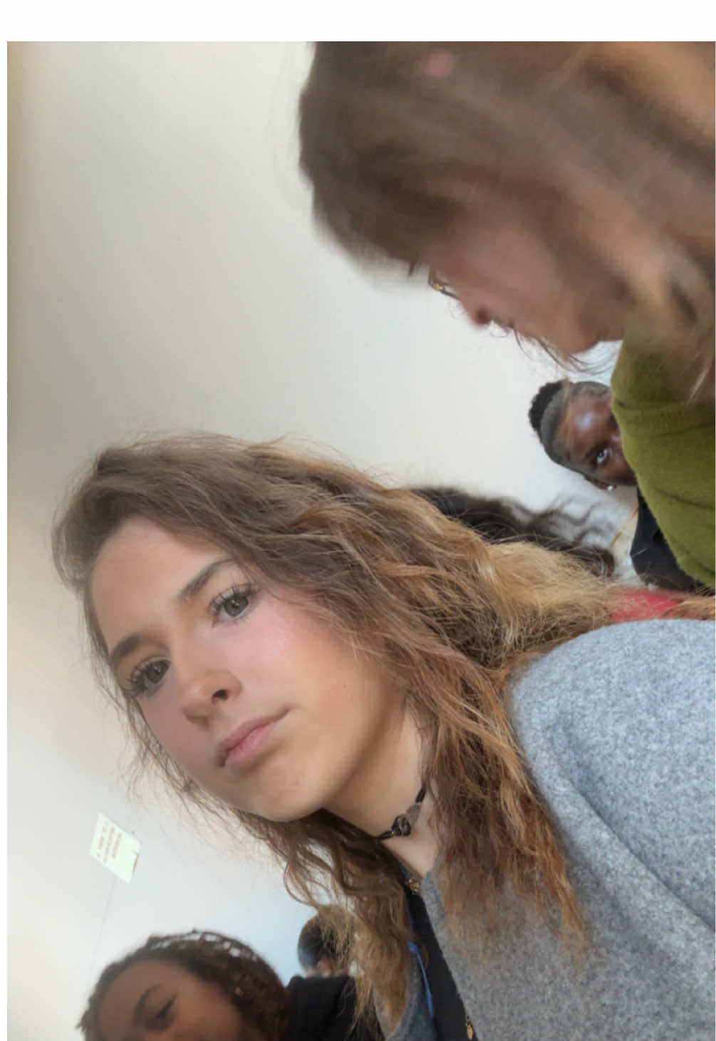 grwm pour aller en cours la vidéo elle est un peu ghetto les filles #grwm #pourtoi #cours 