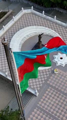 Zəfərin mübarək, Azərbaycan!🇦🇿 Vətən uğrunda canlarını fəda etmiş Qəhrəmanlarımızın əziz xatirəsini dərin hörmətlə anırıq! #sumgayit #sumqayit #zəfərgününmübarəkazərbaycan🇦🇿 #zefergünü #8noyabrzəfərgünü🇦🇿 #8noyabr #qarabağazərbaycandır #şəhidlərölməzvətənbölünməz