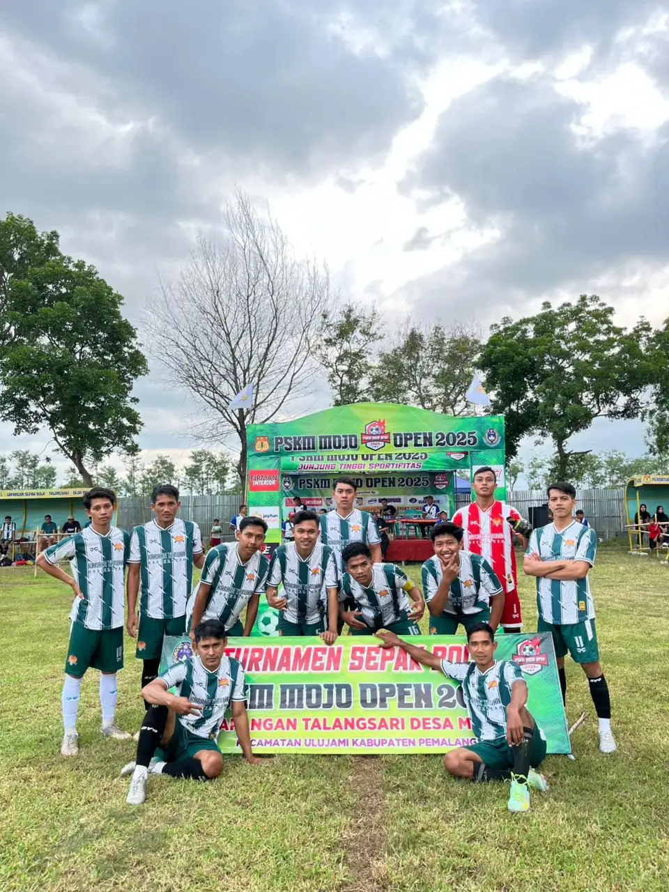 lokal pred paketan sego megono 😁⚽️ #fypシ゚viral🖤tiktok #fyppppppppppppppppppppppp #fypage #tarkam #sepakbola #semuaorang #sorotan #fypviralシ #jangkauanluasfyp #tarkampemalang #pskmmojoopen2025 