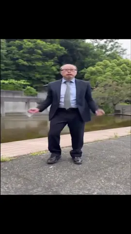 Chinese guy dances to the song called PHANTOM #PHANTOM #chineseguy #chinese #chineseguydancing #sigmaboytuffgut