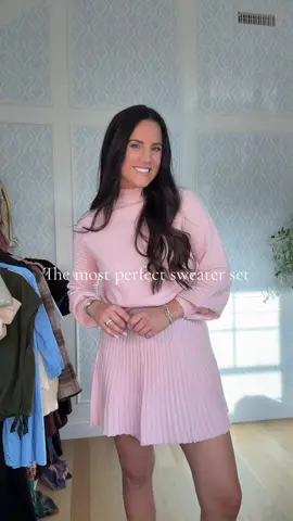 Absolutely in love with this set!! It fits so well and is so soft! Comes in tons of colors!! #tiktokshopfinds #twopieceset #affordablefashion 