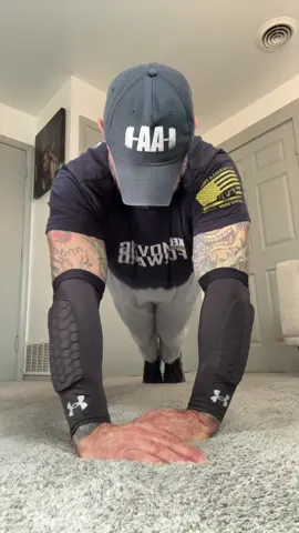 Replying to @Dom 🌈 Hey Dom. 👊🏻💯👊🏻 #fyp #foryou #pushupchallenge #P💥U💥S💥H💥U💥P💥M💥A💥N #fitnessjourney 