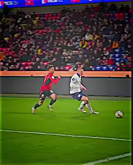 منو قدوتك بالدفاع 💀🥷🚶🥶💫 ليش محد يتابعني. . . #الريال_مدريد_عشق_لاينتهي #صاروخخخخخ☠️ماديرا🚀🔥 #football #صوفي_كريس #skills 