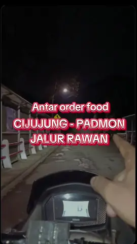 Jumat 7 November 2025 sekitar pukul 11:50 setelah mengantar order ke kp dukuh cinujung Saya melewati jalur PADMON lapangan Tembak Ciampea, jalur ini terkenal sepi dan rawan terjadi kejahatan. pernah terjadi beberapa kasus kejahatan disini karna sepi dan gelap. untuk itu saya spill supaya kalian ga penasaran.  #ojolviral #horror #creepy #shopee #bogor 