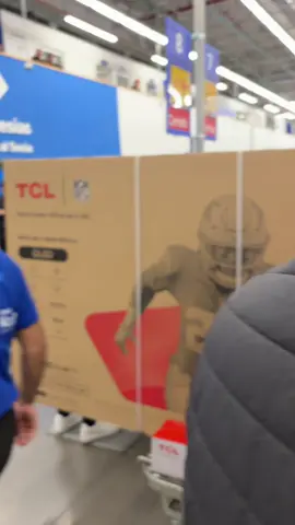 Así se ve una persona que sabe lo que quiere y que hizo la primer compra de pantalla en el Fin Irresistible que fue una pantalla de  TCL #sponsor #tvd#Tech #tecnologia 