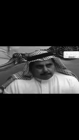 اقلبت واستغفر الله كنّها حوريّه والشعر مثل الذهب يلعب على الأمتاني ان تثنّت كنّها مامورةٍ منهيّه وان تمايل عودها يا الله لا تبلاني جيدها فتان والفتنه تجيب السيّه والبروق تلوح بين الخوخ والرماني قلت وش هالغنج قالت كذا عفويّه بنت مملوحه جميله والجمال اطغاني يضمحل الورد كود الورده المحميّه لا تطلقها الريح حرك عودها الرياني عن هجير الشمس احصل فيه ظل وفيّه آه يالبيه يازرعي ويابستاني #اكسبلور #سلطان_الهاجري #قصايد #viral ـ #fyp 